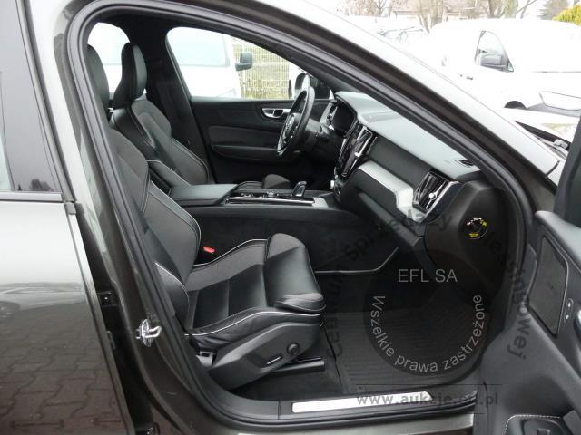 8 - Volvo XC60 B4 B R-Design Automat 2020r. PO6SK99  UWAGA!! Pojazd znajduje się w firmie AUTO MOTO CENTRUM sp. z o.o. ul. Ostrowska 328 (przy Trasie Katowickiej) 61-312 Poznań