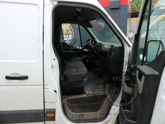 6 - RENAULT MASTER 2.3 DCI RWD FURGON 2017r.