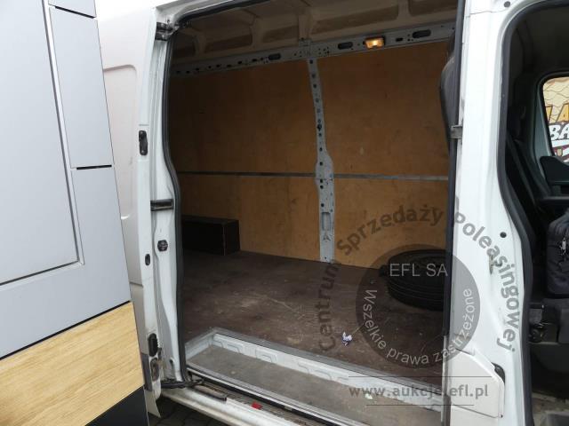 7 - RENAULT MASTER 2.3 DCI RWD FURGON 2017r.