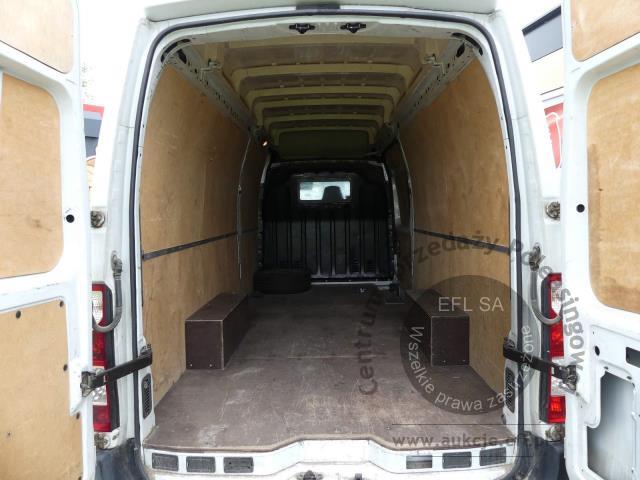 8 - RENAULT MASTER 2.3 DCI RWD FURGON 2017r.