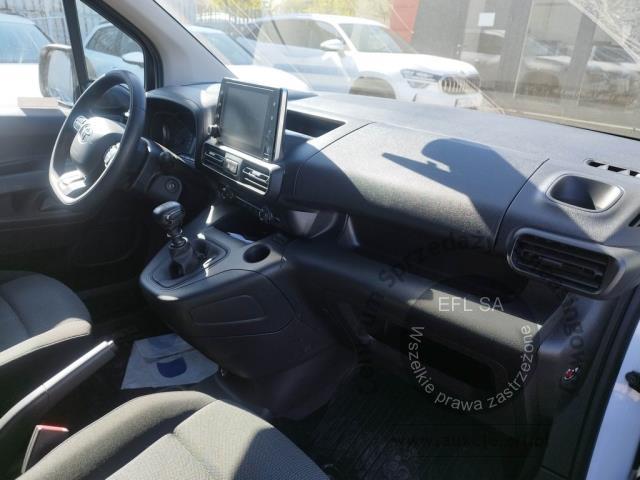11 - Toyota Proace City 1.5 D-4D Standard  2022r. DW7US64 Pojazd znajduje się w firmie ARCTOS GROUP sp. z o.o. Al. Krakowska 7, 02-183 Warszawa