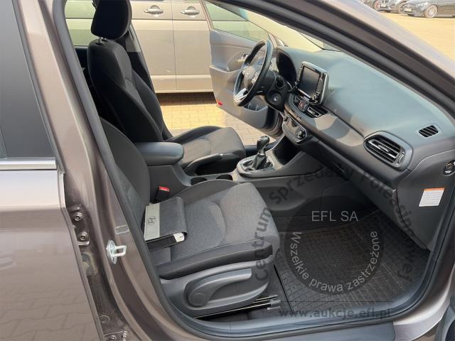 8 - Hyundai i30 1.5 T-GDI 48V Smart Kombi 2023r. SK563XT Magnice