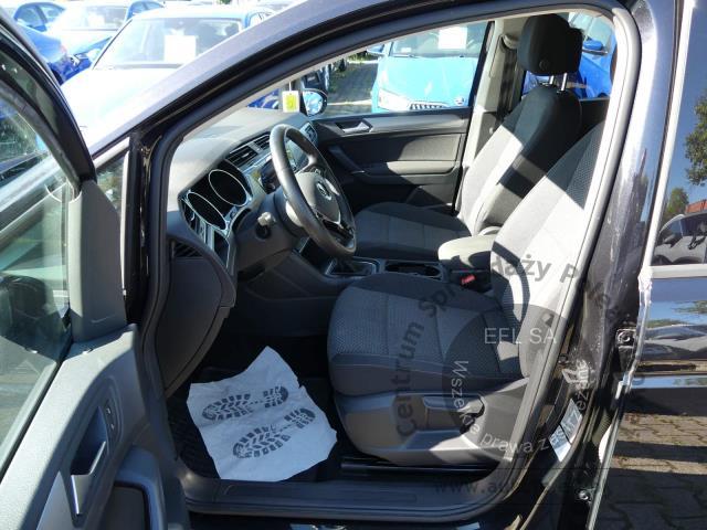 4 - Volkswagen Touran 2.0 TDI BMT Comfortline 2022r. PY03490 UWAGA!! Pojazd znajduje się w firmie AUTO MOTO CENTRUM sp. z o.o. ul. Ostrowska 328 (przy Trasie Katowickiej) 61-312 Poznań