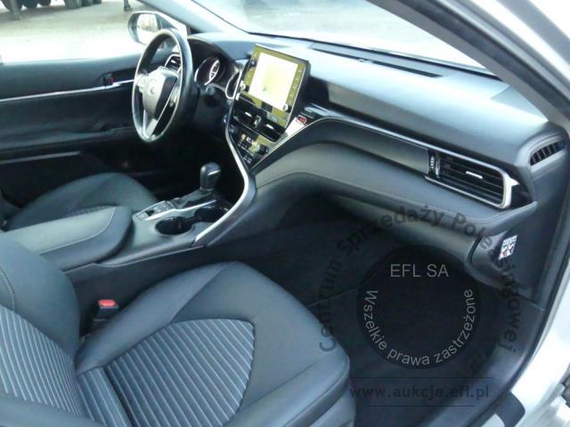 8 - TOYOTA CAMRY 2.5 HYBRID CVT PRESTIGE 2023r.