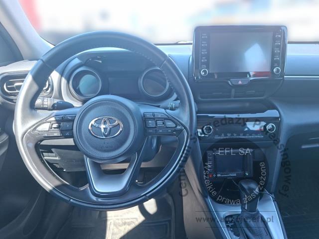 4 - TOYOTA YARIS CROSS 1,5VVT HYBRID CVT  2023r.