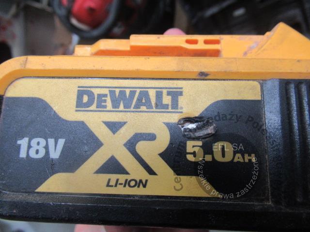 3 - Zakrętarka udarowa DEWALT DCF 887 P2