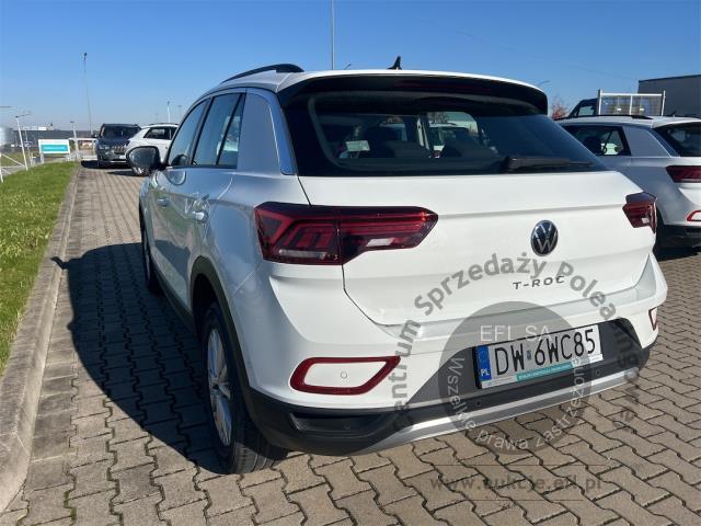 2 - Volkswagen T-ROC 1.5 TSI Life 2023r. DW6WC85 Pojazd znajduje się w firmie MDM AUTO sp. z o.o. ul. Zawodników 1, 80-729 Gdańsk