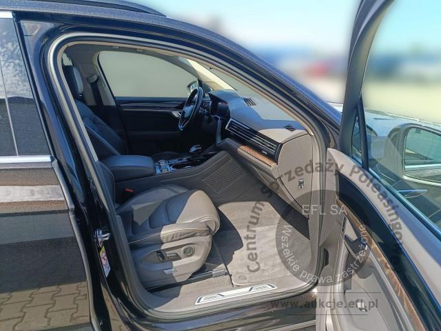 23 - VOLKSWAGEN TOUAREG 3.0 TDI V6 4MOTION 2021r.