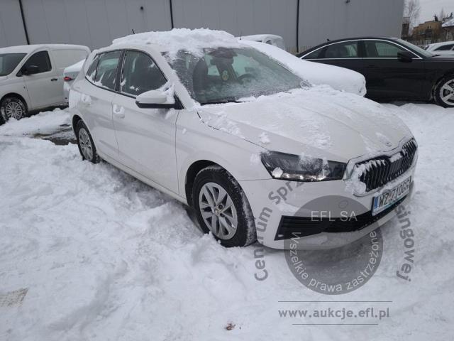 5 - Skoda  Fabia 1.0 Ambition  2023r. WZ710GG Pojazd znajduje się w firmie ARCTOS GROUP sp. z o.o. Al. Krakowska 7, 02-183 Warszawa