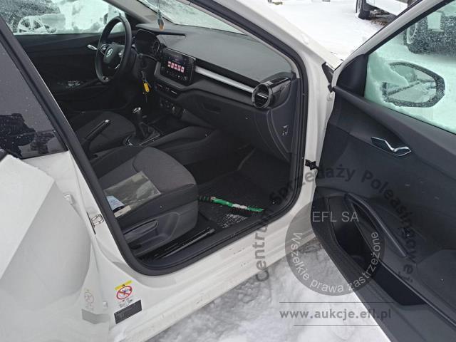 8 - Skoda  Fabia 1.0 Ambition  2023r. WZ710GG Pojazd znajduje się w firmie ARCTOS GROUP sp. z o.o. Al. Krakowska 7, 02-183 Warszawa