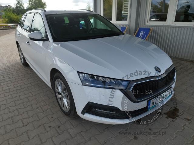 3 - SKODA Octavia 2.0 TDI Ambition DSG 2023r. WZ043GT Pojazd znajduje się w firmie ARCTOS GROUP sp. z o.o. Al. Krakowska 7, 02-183 Warszawa