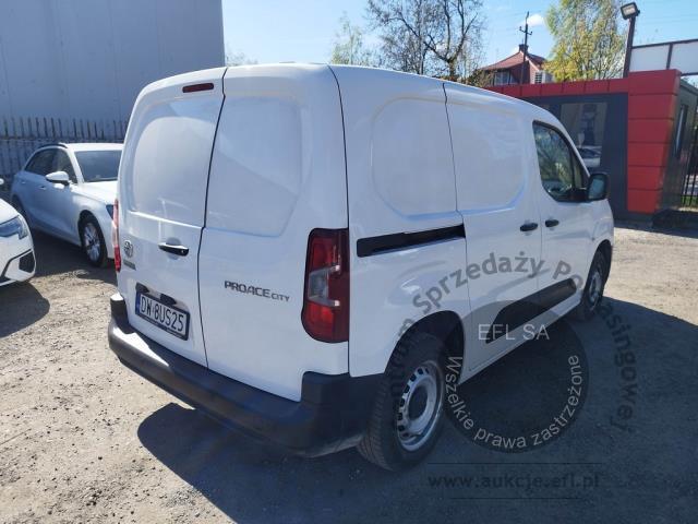 4 - Toyota Proace City 1.5 D-4D Standard  2022r. DW8US25 Pojazd znajduje się w firmie ARCTOS GROUP sp. z o.o. Al. Krakowska 7, 02-183 Warszawa