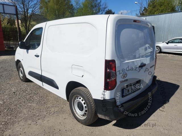 6 - Toyota Proace City 1.5 D-4D Standard  2022r. DW8US25 Pojazd znajduje się w firmie ARCTOS GROUP sp. z o.o. Al. Krakowska 7, 02-183 Warszawa
