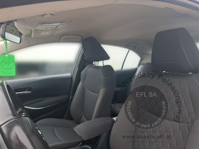 9 - TOYOTA COROLLA 1.8 HYBRID COMFORT 2021r.