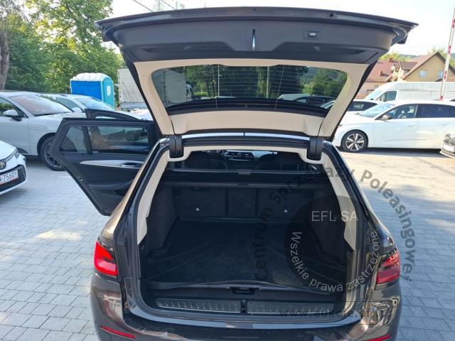 8 - BMW Seria 5 520i aut Kombi 2022r. KR4XP85 Pojazd znajduje się w firmie AACAR sp. z o.o. Kasztanowa 5, 32-400 Jawornik