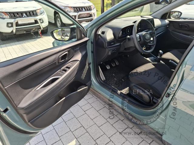 9 - HYUNDAI  BAYON 2023r. KK85898 Pojazd znajduje się w firmie AACAR sp. z o.o. Kasztanowa 5, 32-400 Jawornik