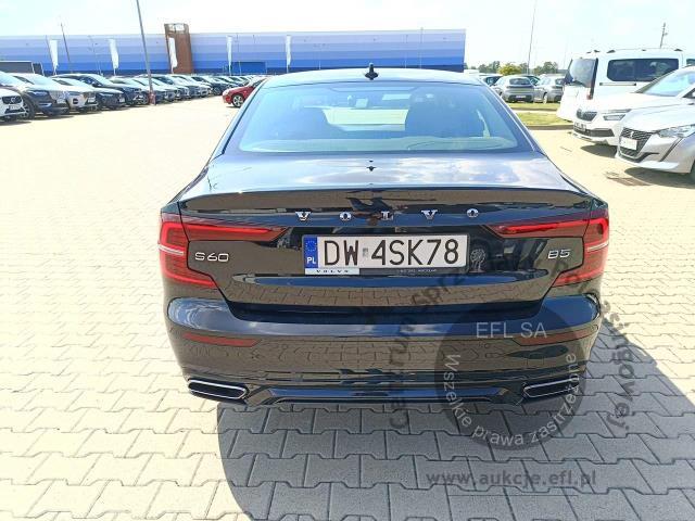 5 - Volvo S60 B5 B R-Design automat MHEV 2022r. DW4SK78 Magnice