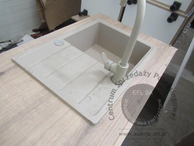 25 - Regały i meble sklepowe wg specyfikacji