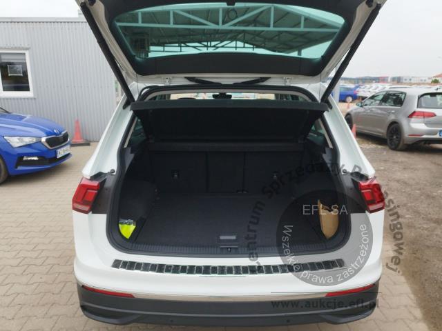 9 - Volkswagen Tiguan 2.0 TSI 4Mot. Life DSG 2023r. WZ489GC Pojazd znajduje się w firmie ARCTOS GROUP sp. z o.o. Al. Krakowska 7, 02-183 Warszawa