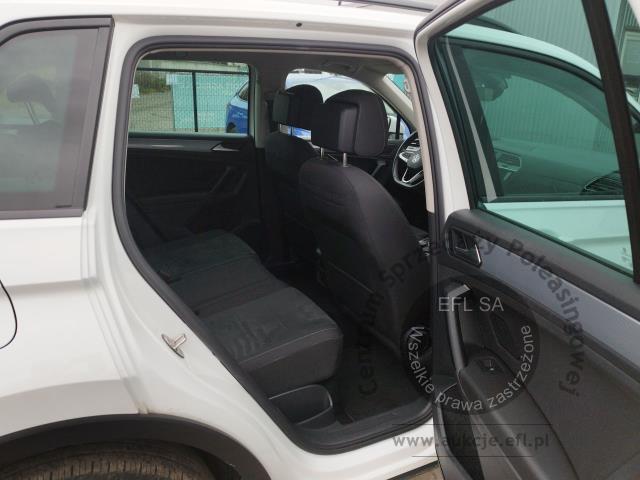 10 - Volkswagen Tiguan 2.0 TSI 4Mot. Life DSG 2023r. WZ489GC Pojazd znajduje się w firmie ARCTOS GROUP sp. z o.o. Al. Krakowska 7, 02-183 Warszawa