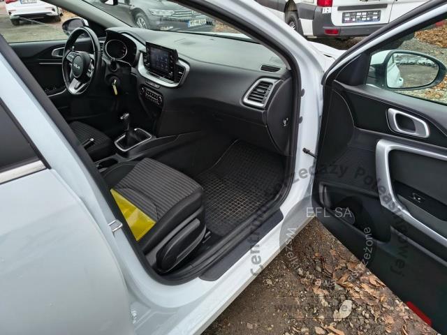 8 - Kia  Ceed 1.0 T-GDI M 2022r. WND1952C Pojazd znajduje się w firmie ARCTOS GROUP sp. z o.o. Al. Krakowska 7, 02-183 Warszawa