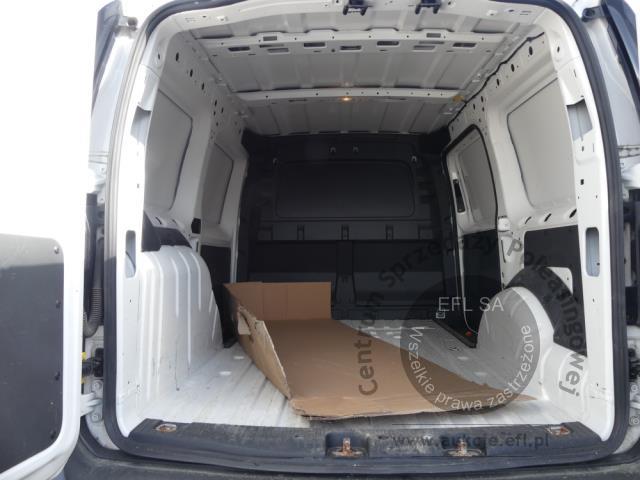 8 - Volkswagen Caddy Cargo Maxi 2.0 TDI  2022r. DW6TM88 Pojazd znajduje się w firmie MDM AUTO sp. z o.o. ul. Morska 78A, 81-225 Gdynia
