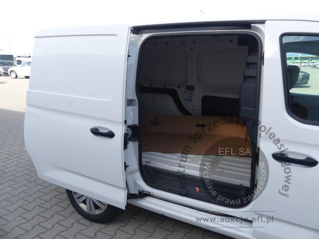 9 - Volkswagen Caddy Cargo Maxi 2.0 TDI  2022r. DW6TM88 Pojazd znajduje się w firmie MDM AUTO sp. z o.o. ul. Morska 78A, 81-225 Gdynia