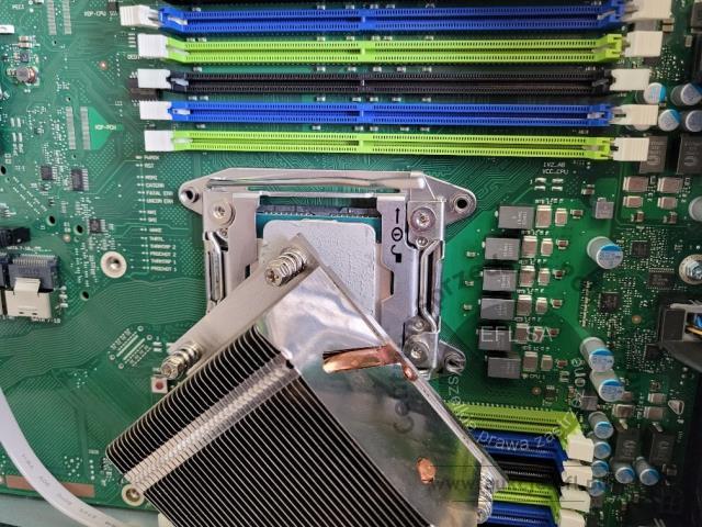 13 - Serwer Fujitsu D20