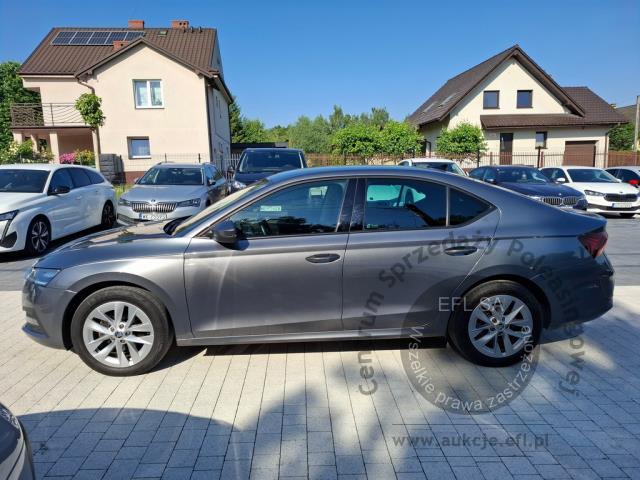 8 - Skoda Octavia 2.0 TDI Ambition DSG 2023r. SK713XV Pojazd znajduje się w firmie AACAR sp. z o.o. Kasztanowa 5, 32-400 Jawornik