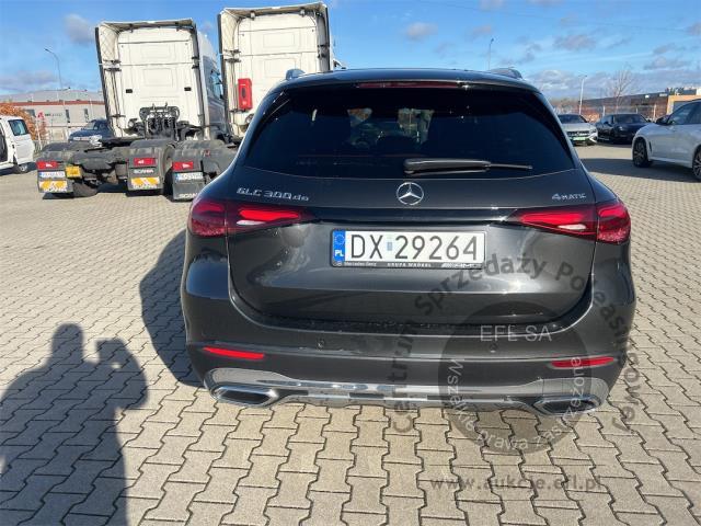 3 - MERCEDES BENZ GLC 300 DE 4-MATIC AVANTGARDE 2024r. DX29264 Pojazd znajduje się w firmie AACAR sp. z o.o. Jawornik 90, 32-400 Myślenice