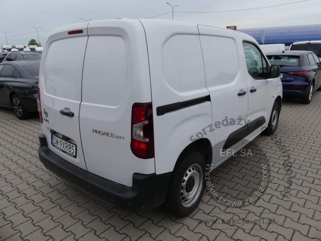3 - Toyota Proace City 1.5 D-4D Standard 2023r.