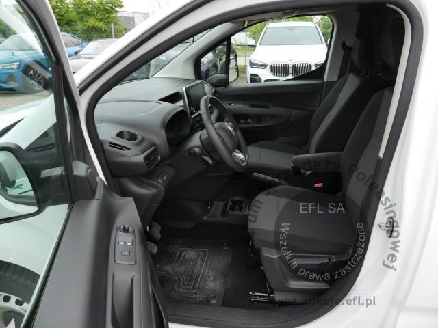 5 - Toyota Proace City 1.5 D-4D Standard 2023r.