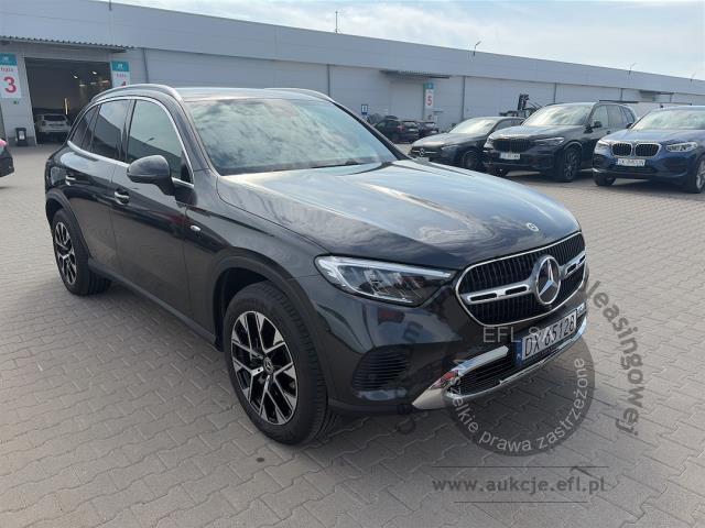 3 - MERCEDES - BENZ GLC 300 DE 4-MATIC AVANTGARDE 2025r. DX65128 Pojazd znajduje się w firmie ARCTOS GROUP sp. z o.o. Al. Krakowska 7, 02-183 Warszawa