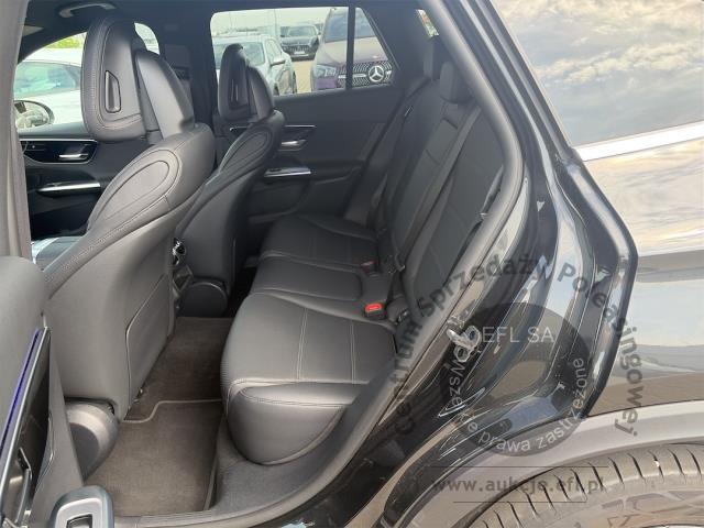 8 - MERCEDES - BENZ GLC 300 DE 4-MATIC AVANTGARDE 2025r. DX65128 Pojazd znajduje się w firmie ARCTOS GROUP sp. z o.o. Al. Krakowska 7, 02-183 Warszawa