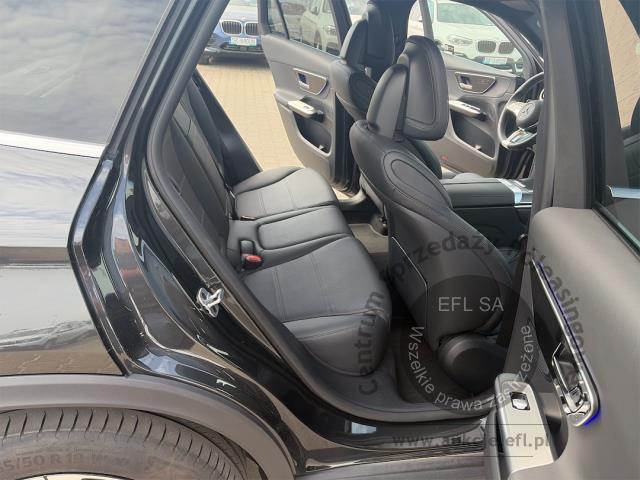 9 - MERCEDES - BENZ GLC 300 DE 4-MATIC AVANTGARDE 2025r. DX65128 Pojazd znajduje się w firmie ARCTOS GROUP sp. z o.o. Al. Krakowska 7, 02-183 Warszawa