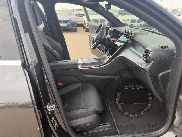 10 - MERCEDES - BENZ GLC 300 DE 4-MATIC AVANTGARDE 2025r. DX65128 Pojazd znajduje się w firmie ARCTOS GROUP sp. z o.o. Al. Krakowska 7, 02-183 Warszawa