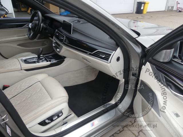 8 - BMW 750I XDRIVE 2021r.