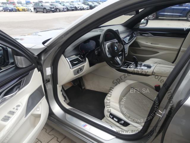 9 - BMW 750I XDRIVE 2021r.