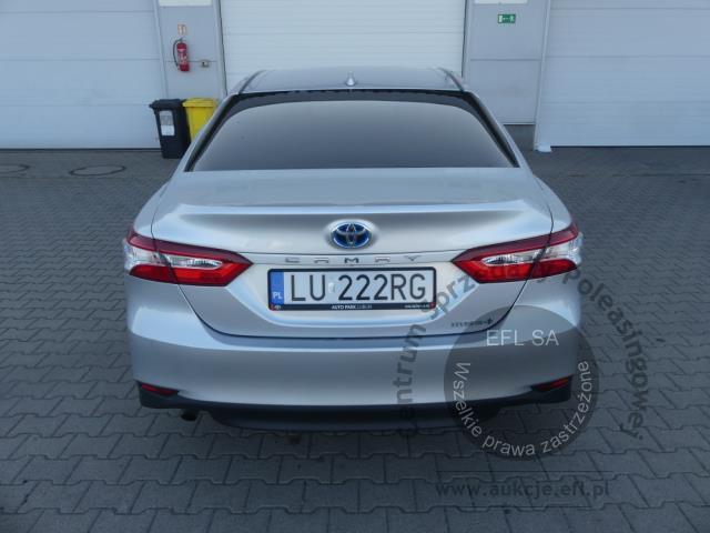 13 - TOYOTA CAMRY 2.5 HYBRID E-CVT 2020r.