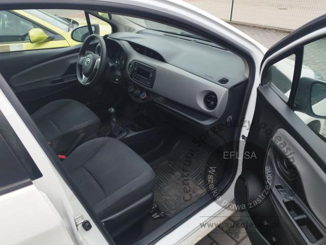 8 - Toyota Yaris 1.0 Active 2018r. PO6JX69 UWAGA!! Pojazd znajduje się w lokalizacji: Janki, Al. Krakowska 52, 05-090 Janki