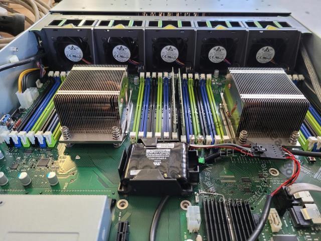 7 - Serwer Fujitsu D20