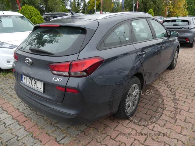 4 - Hyundai  i30 1.6 D Classic + DCT Kombi 2021r. WI709LJ AUTO MOTO CENTRUM Sp. z o.o. Poznań 61-312, ul. Ostrowska 328