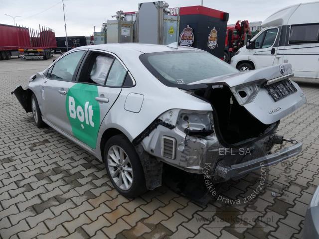 16 - TOYOTA COROLLA 1.8 HYBRID SEDAN LPG 2021r.