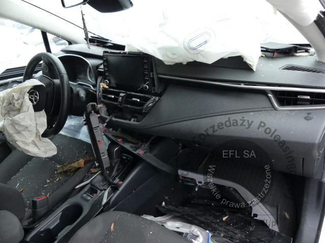 8 - TOYOTA COROLLA 1.8 HYBRID SEDAN LPG 2021r.