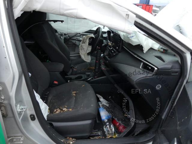 9 - TOYOTA COROLLA 1.8 HYBRID SEDAN LPG 2021r.