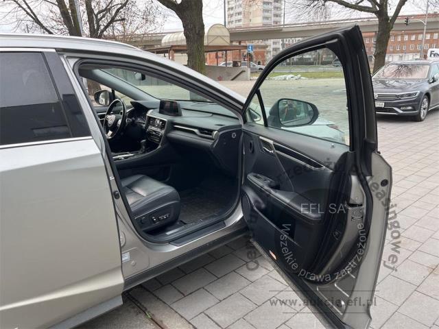 8 - Lexus  RX 450h Prestige 2022r. GD8F979 Pojazd znajduje się w firmie MDM AUTO sp. z o.o. ul. Zawodników 1, 80-729 Gdańsk