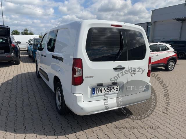 2 - OPEL Combo Cargo XL 1.5 CDTI 2,3t 2022r. DW9SR96 Pojazd znajduje się w firmie MDM AUTO sp. z o.o. ul. Morska 78A, 81-225 Gdynia