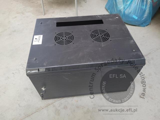 3 - Szafa RACK wraz z osprzętem do monitoringu
