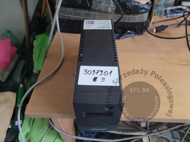 8 - Szafa RACK wraz z osprzętem do monitoringu