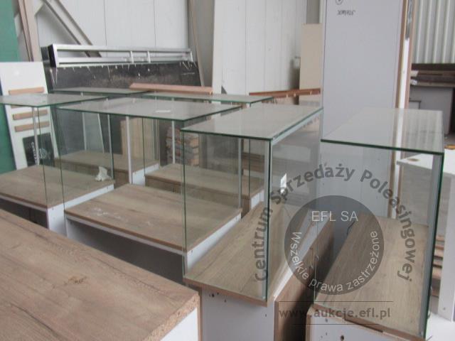 3 - Zestaw mebli sklepowych wg specyfikacji